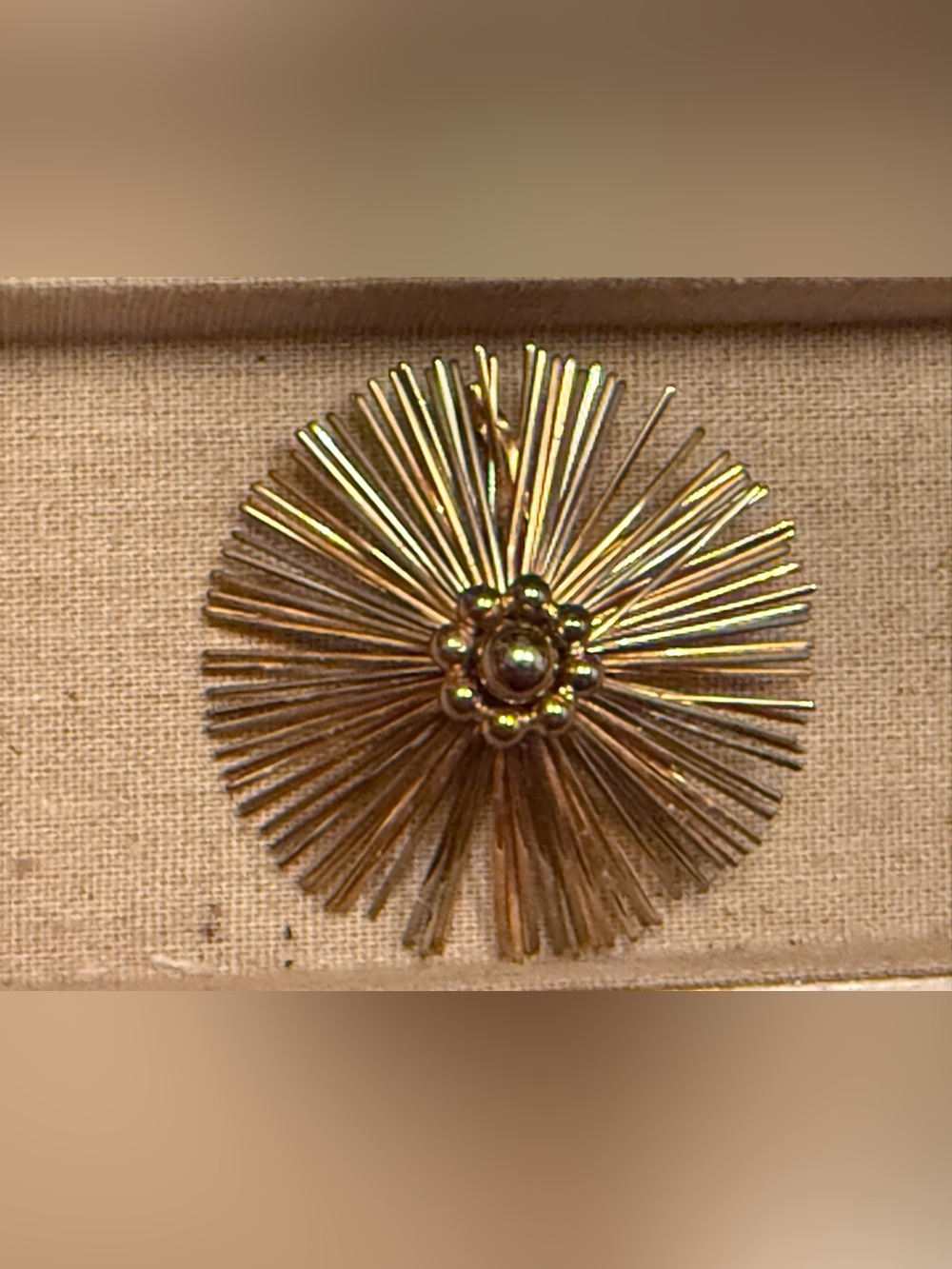 Vintage Gold Starburst Pendant broach - Women Jewelry